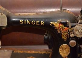 Vintage Singer Sewing Machine (Not Tested)