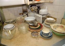 Vintage Kitchenwares & Serving