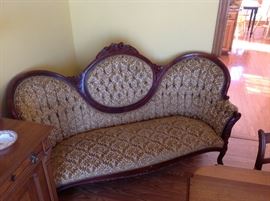 VICTORIAN SOFA (MADE BY KIMBALL)