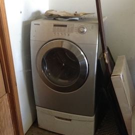 SAMSUNG WASHER AND DRYER (DRYER NOT IN PIC)