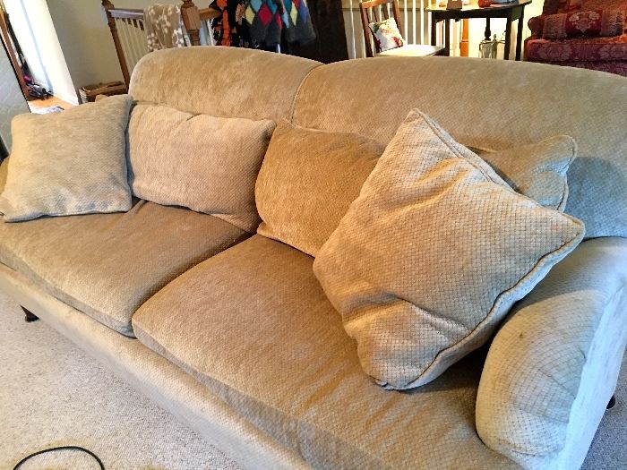 Couch in excellent condition.