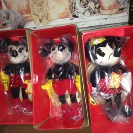 NEW-Charlotte-Clark-Disney-Collectible-MICKEY-MOUSE 1930 Replica Doll Applause