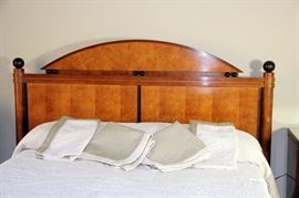 Hickory White Furniture Company King Bedroom Set - Excellent Condition!