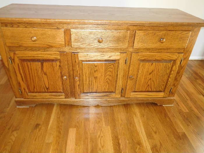 oak   buffet  -this  was  custom ordered