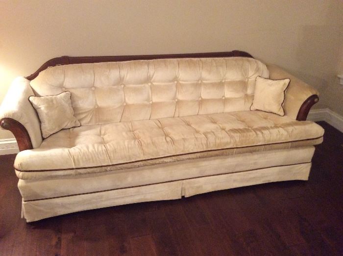 Tuffted Sofa