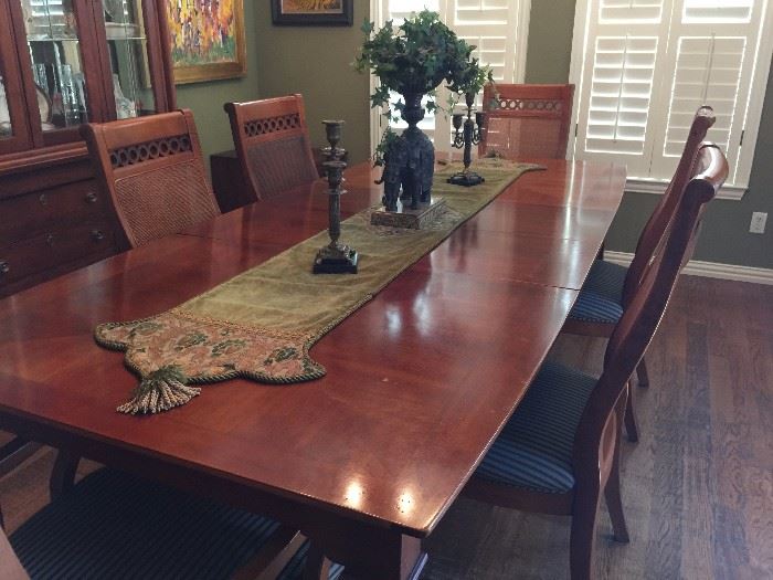 Lovely dining table with 6 chairs (off site- accessories not included)