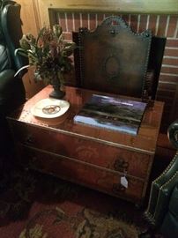 Copper 2-drawer trunk; antique fire screen