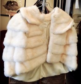 VINTAGE ADOLFO WHITE MINK FUR EVENING CAPE OR WEDDING CAPE 