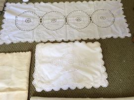Lace Runner & Place Mats
