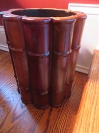 LIBRARY BOOKEND WASTE BIN

