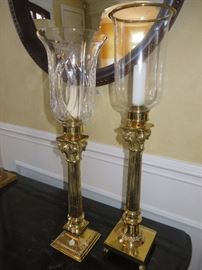 ELEGANT BRASS FOOTED PILLAR HURRICANE
ELEGANT BRASS FOOTED PILLAR HURRICANE
