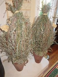 TIED DECORATIVE GREENS ARRANGEMENTS
