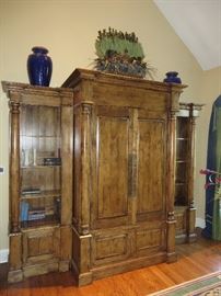 WALL UNIT / ENTERTAINMENT CABINET
FLANKED BY SIDE BOOKCASES
