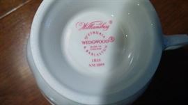 Williamsburg Wedgwood Iris