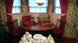 Kitchen table and four chairs with leaf