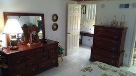 Beautiful kingsize cherry bedroom suite