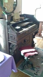 Antique Organ & it works