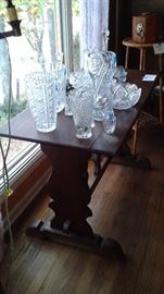Collection of crystal vases etc. Table selling also
