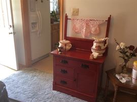 Vintage 1800's wash stand from Germany - has been painted 😔 but is in excellent condition