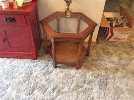 Octagon shaped end table with glass insert & shelf in great condition