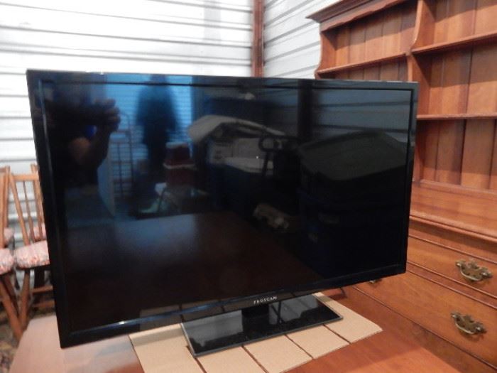 ProSCan Flatscreen TV, Model: PLVED3273A-B, 32"
