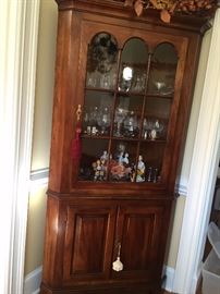 Corner cupboard by Statton