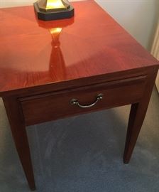 Ethan Allen end table with drawer