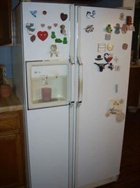 Side by Side Refrigerator with ice and water dispenser 