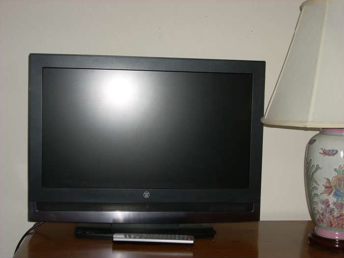 Flat Screen TV with Remote