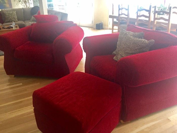 Oversize Red chairs