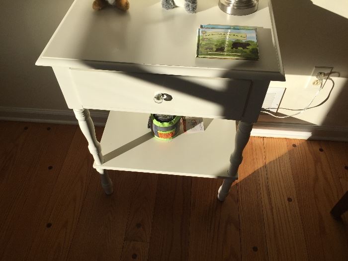 SHABBY CHIC SIDE TABLE