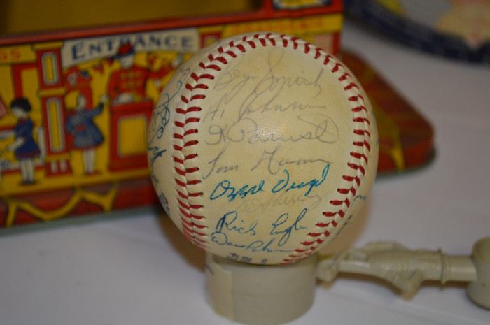 1993 Montreal Expos Signed Baseball, JUST ADDED