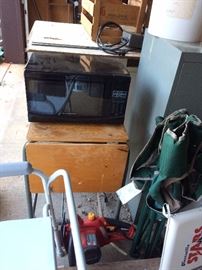 #69 wood top metal base type writer table $30 — at Vincent Rd Huntsville 35802 Call 256-656-989five.