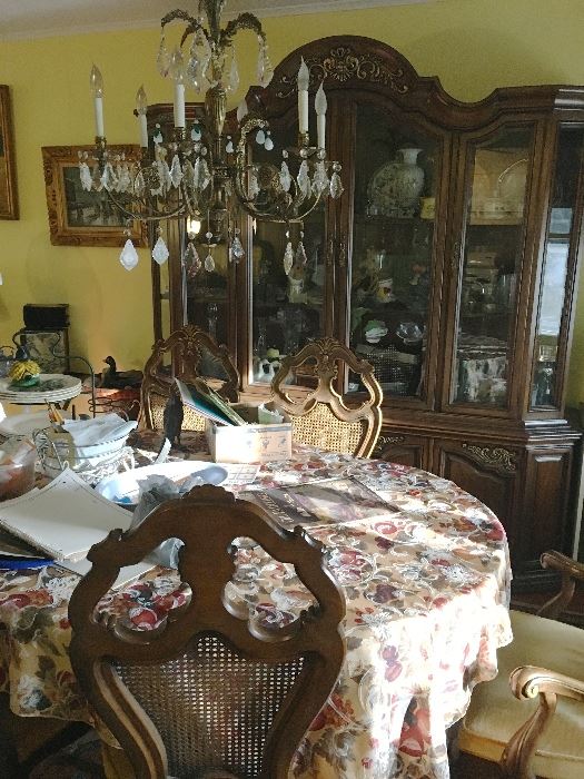 Dining room table, chairs & china cabinet 