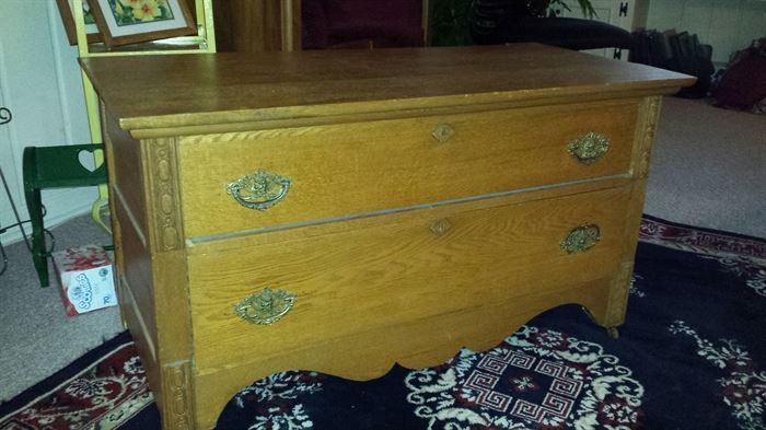 Vintage low 2 drawer chest