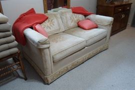 massoud loveseat
