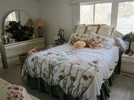 queen size bedroom set