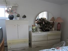 Hutch and Dresser w/ mirror