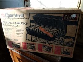 Portable tabletop lp gas grill