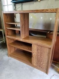 Oak laminated entertainment piece
