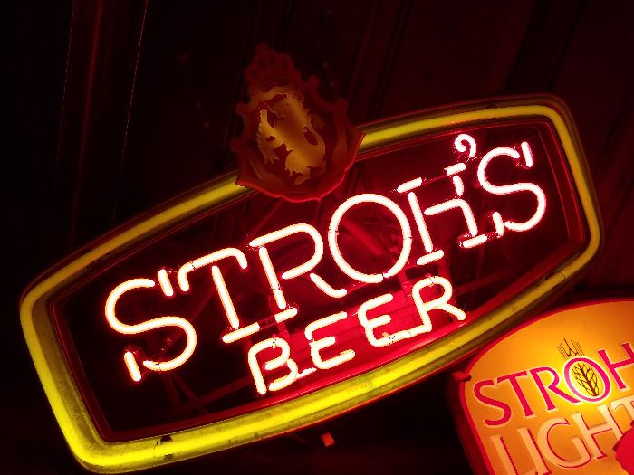 Vintage Stroh's neon sign