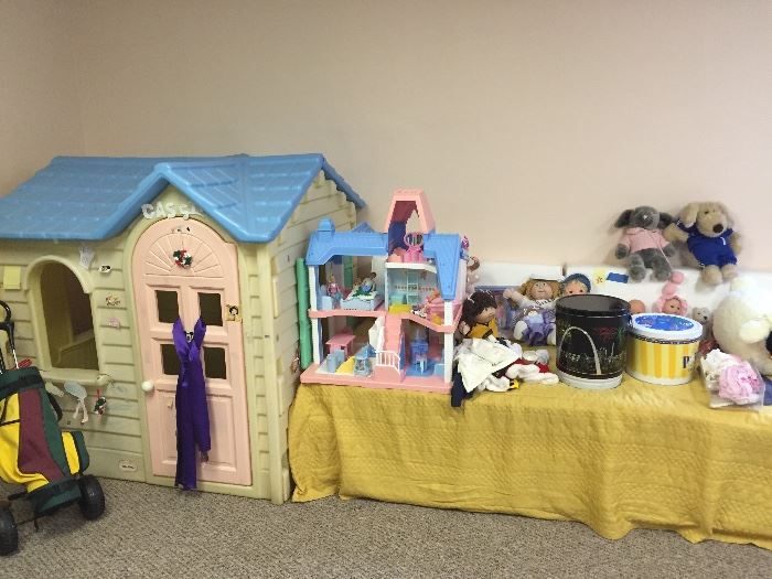 Playhouse, DollHouse & Accessories, Cabbage Patch Dolls
