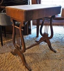 Lyre table