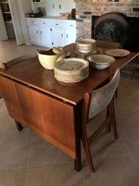 Walnut Mid-Century drop leaf dinning table with 6 chairs