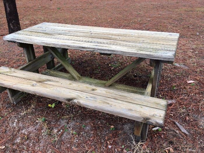 Picnic Table - nice and heavy