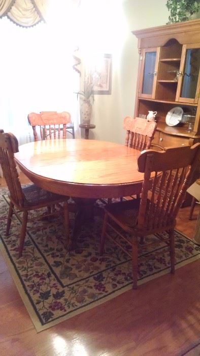 Great table and chair set!  It has 6 chairs but three of them are damaged.(set are busted out)