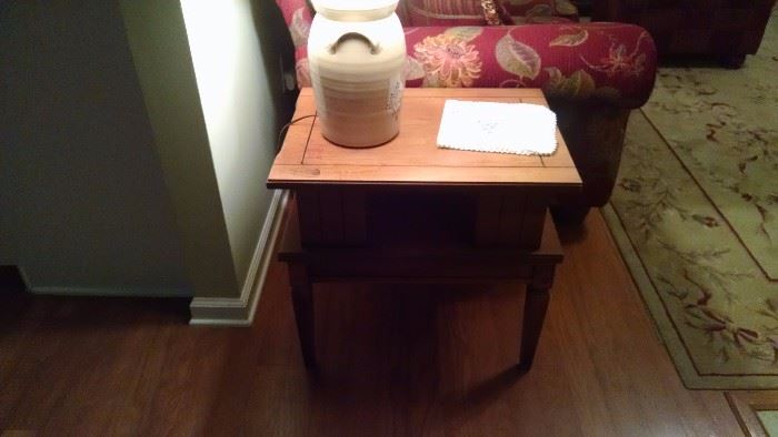 Here's the matching end table!!