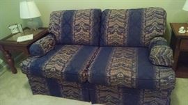 The matching loveseat!!