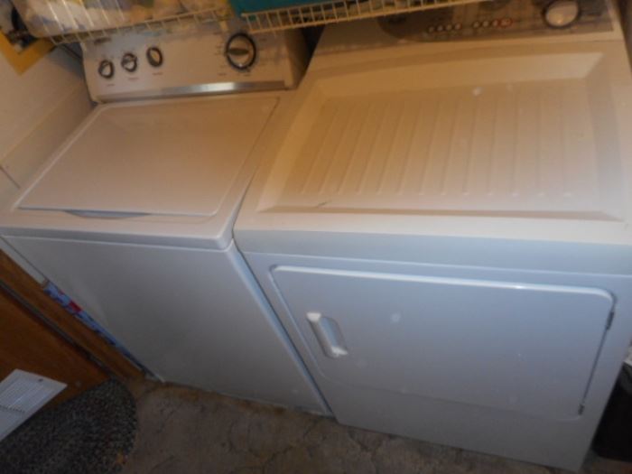 Whirlpool Top Loader Washer
Elba Electric Dryer
