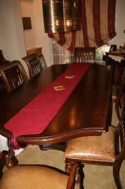 Bernhardt Dining table and 6 chairs
